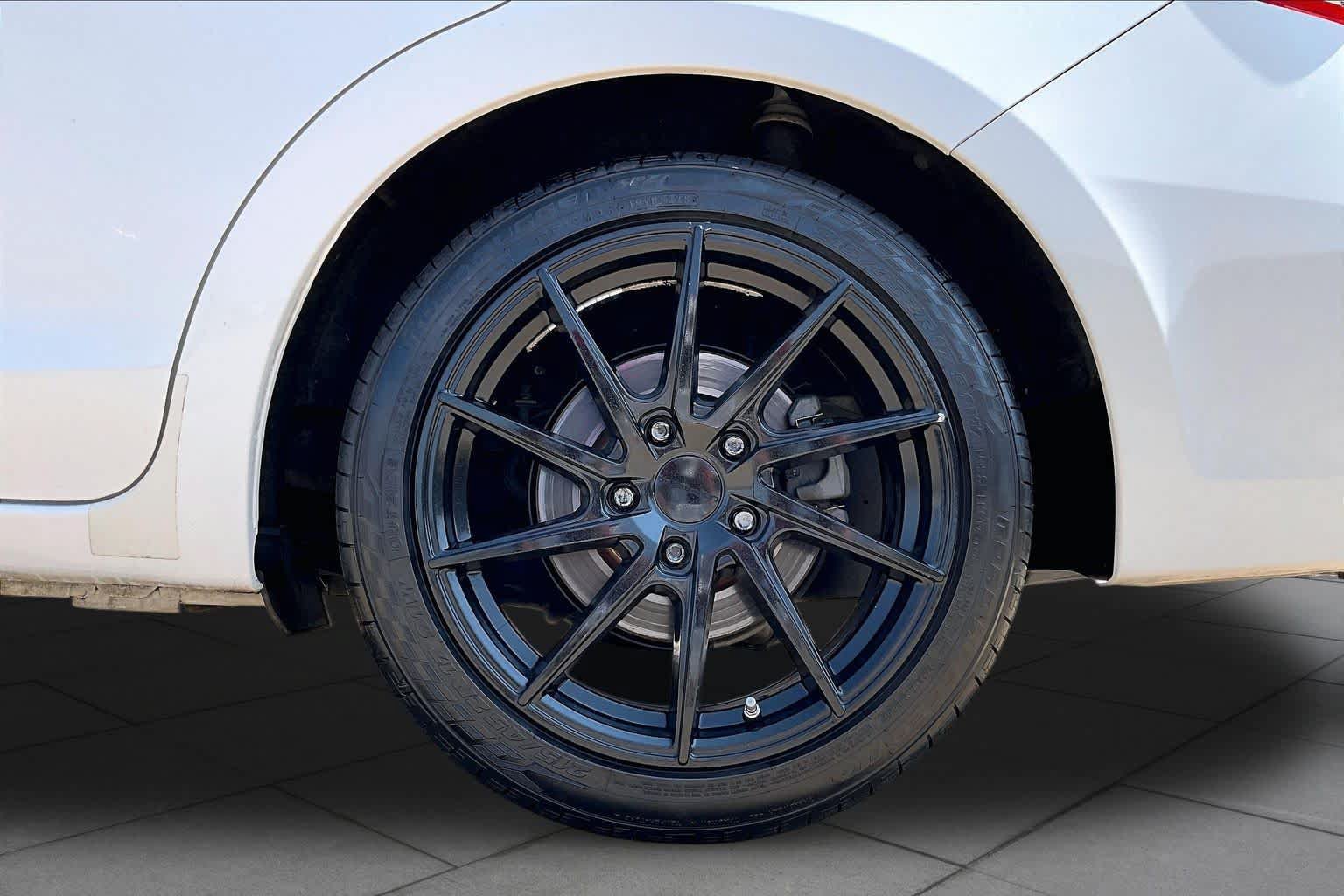 Used 2017 Acura ILX FWD image 11