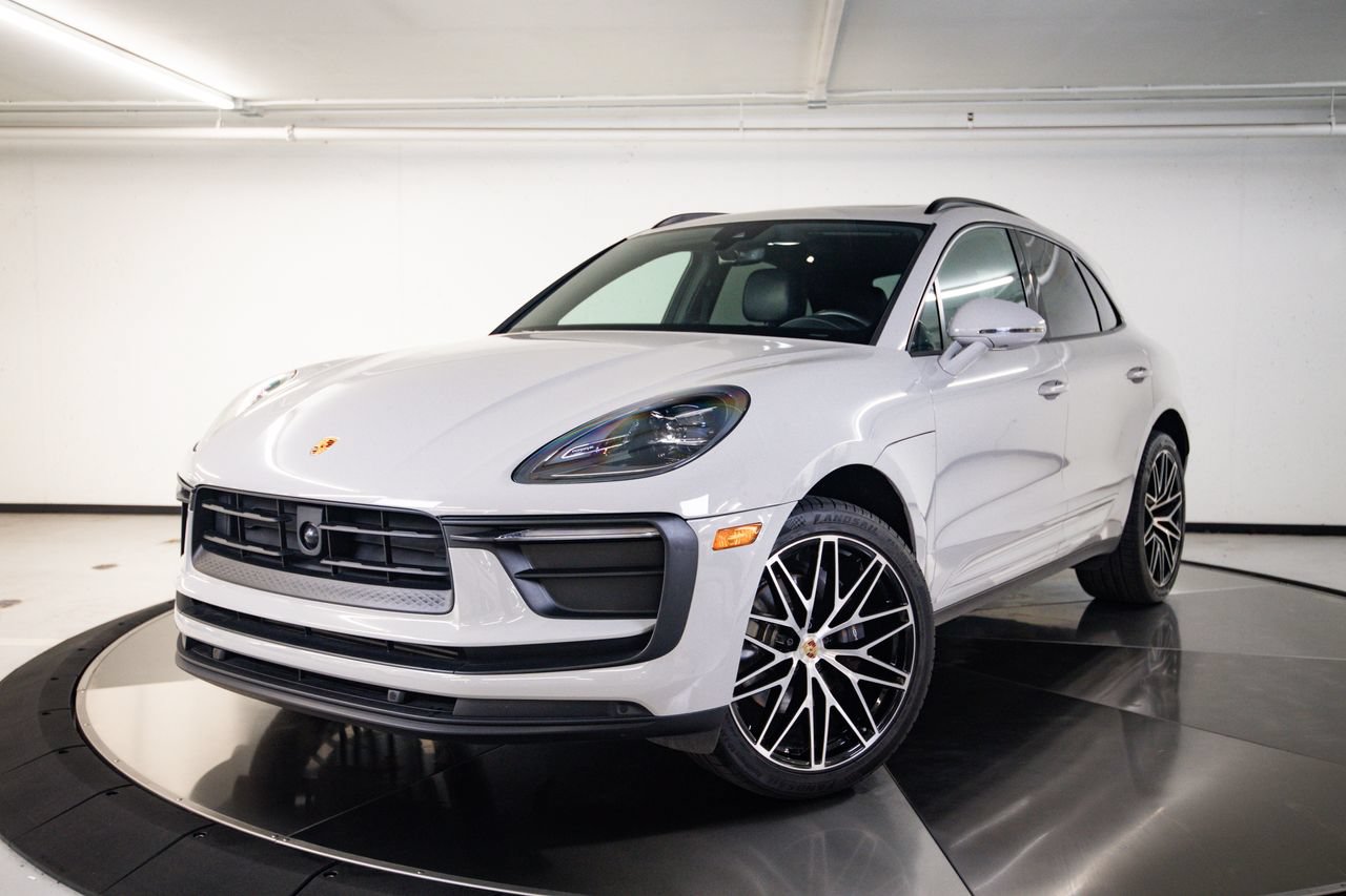 Certified 2023 Porsche Macan AWD/4WD video 1