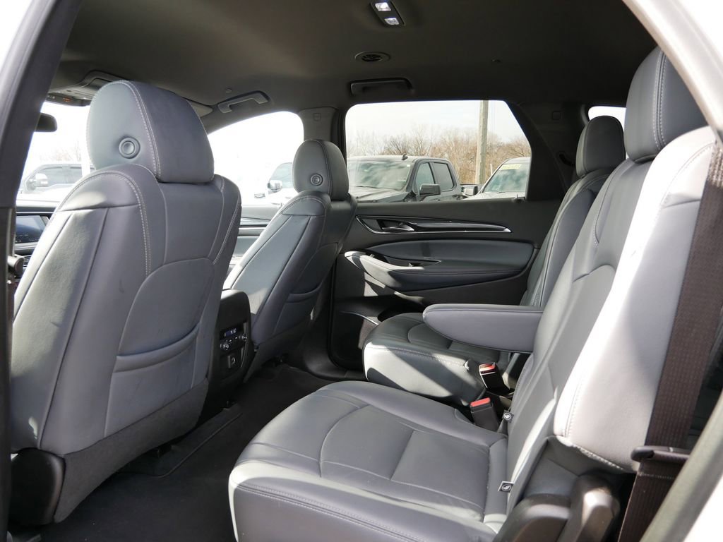 Used 2023 Buick Enclave Essence AWD/4WD image 15