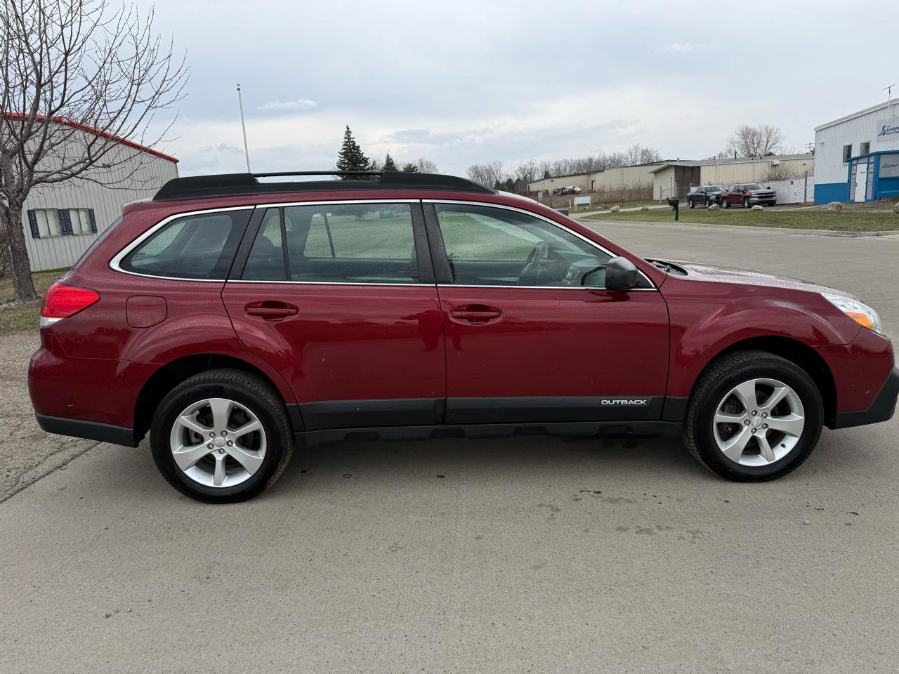 Used 2014 Subaru Outback 2.5i w/ Alloy Wheel Package image 4