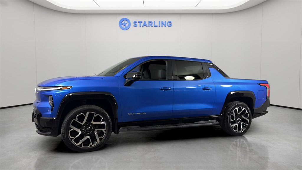 Used 2025 Chevrolet Silverado EV RST image 2