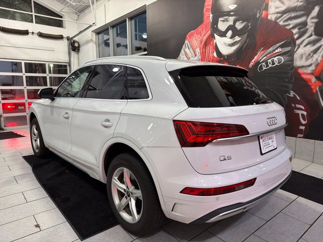 Used 2023 Audi Q5 2.0T Premium w/ Convenience Package AWD/4WD image 3