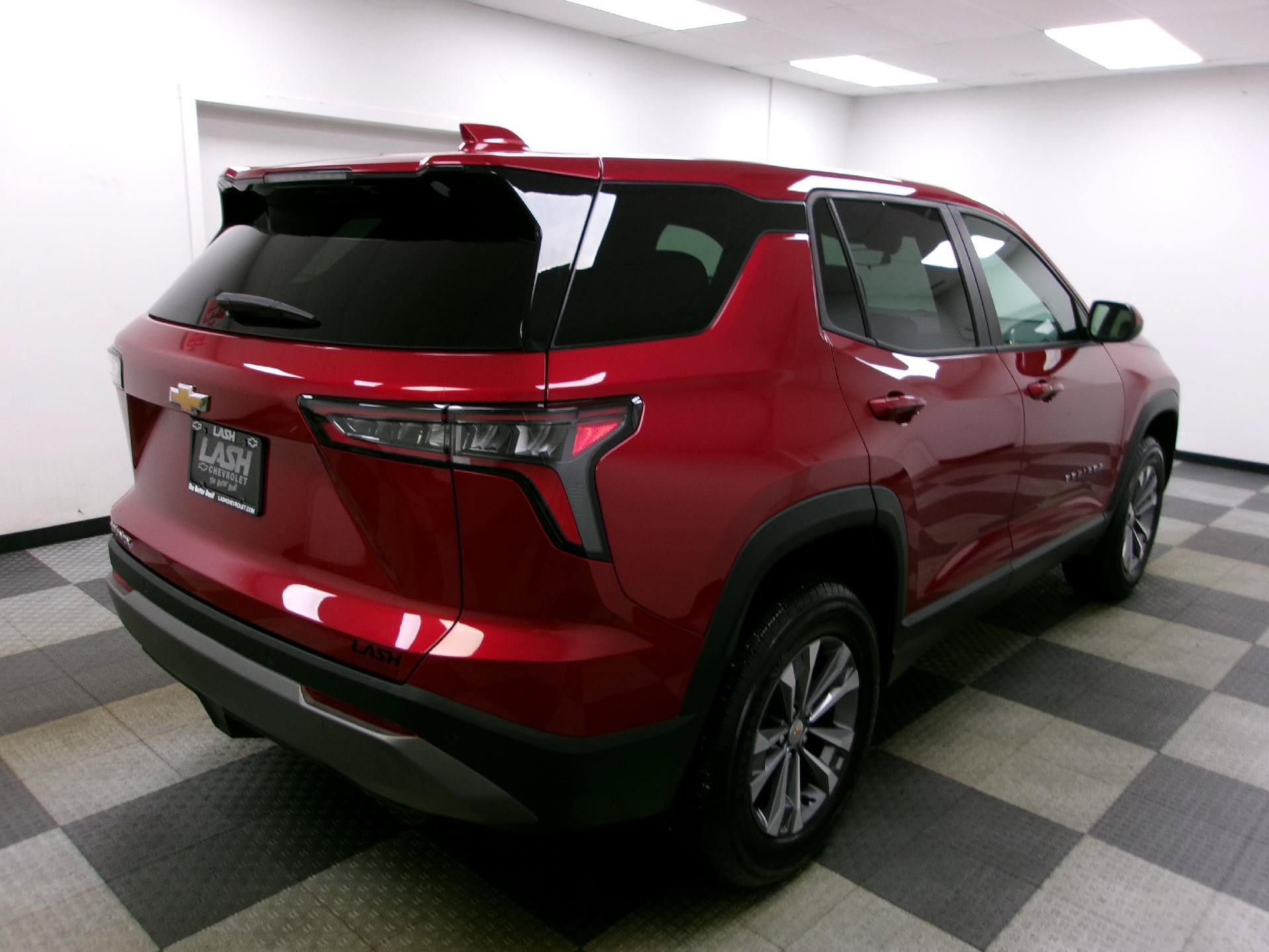 Used 2025 Chevrolet Equinox LT FWD image 12