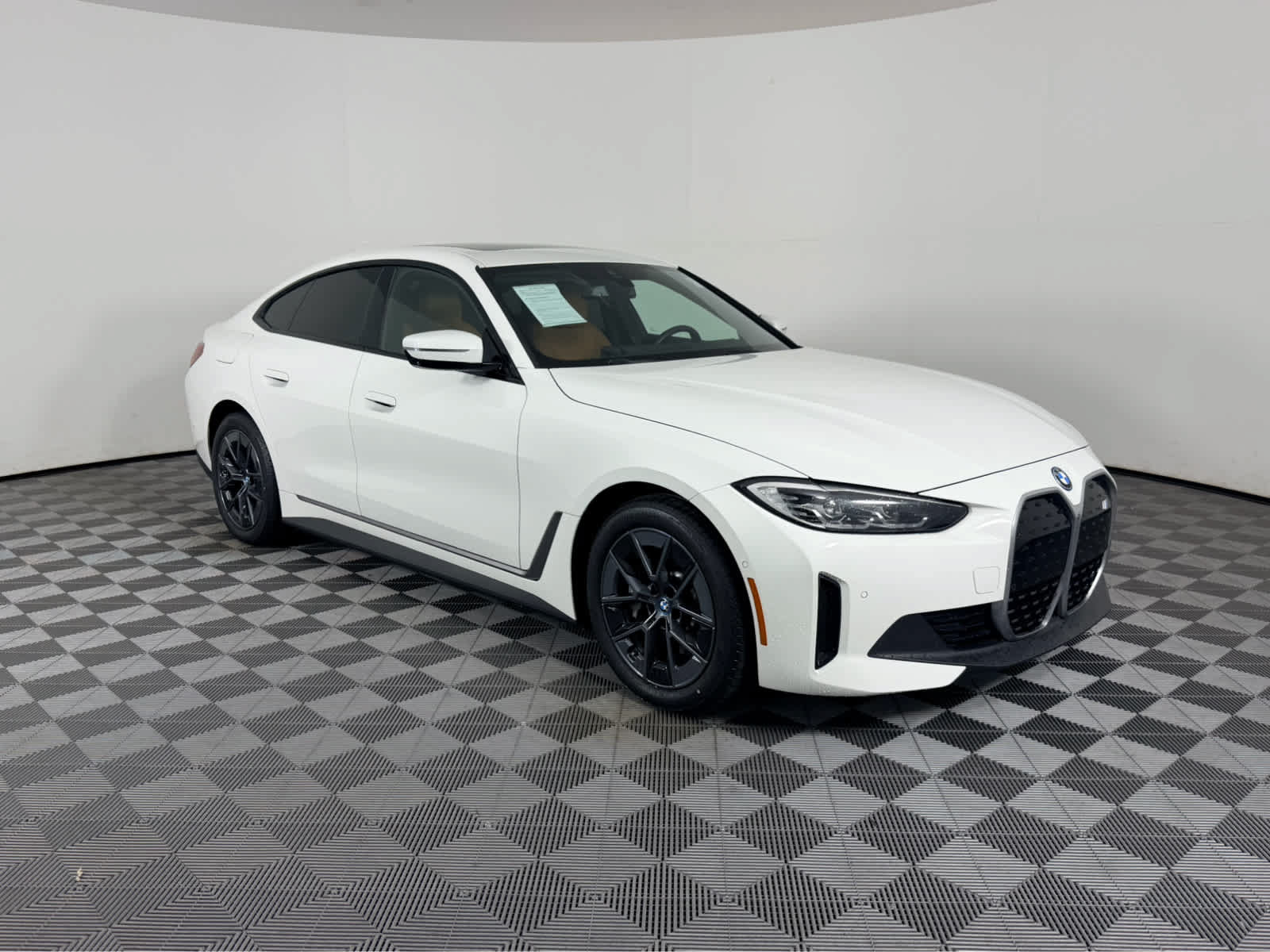 Used 2023 BMW i4 eDrive40 w/ Premium Package RWD image 1