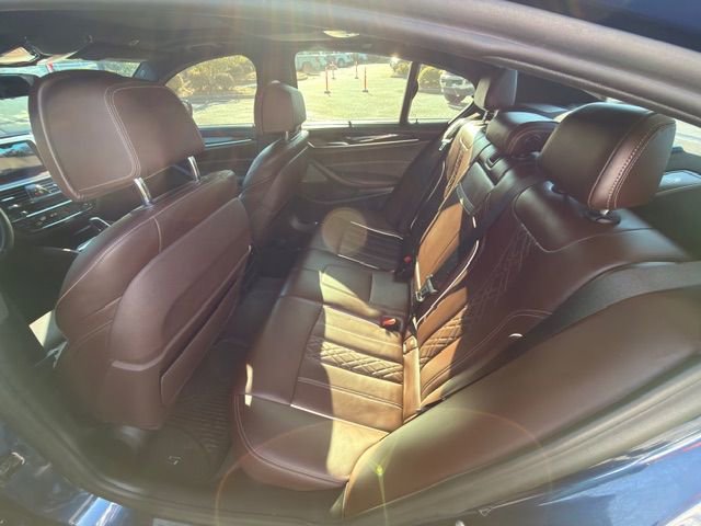 Used 2018 BMW M550i xDrive image 11