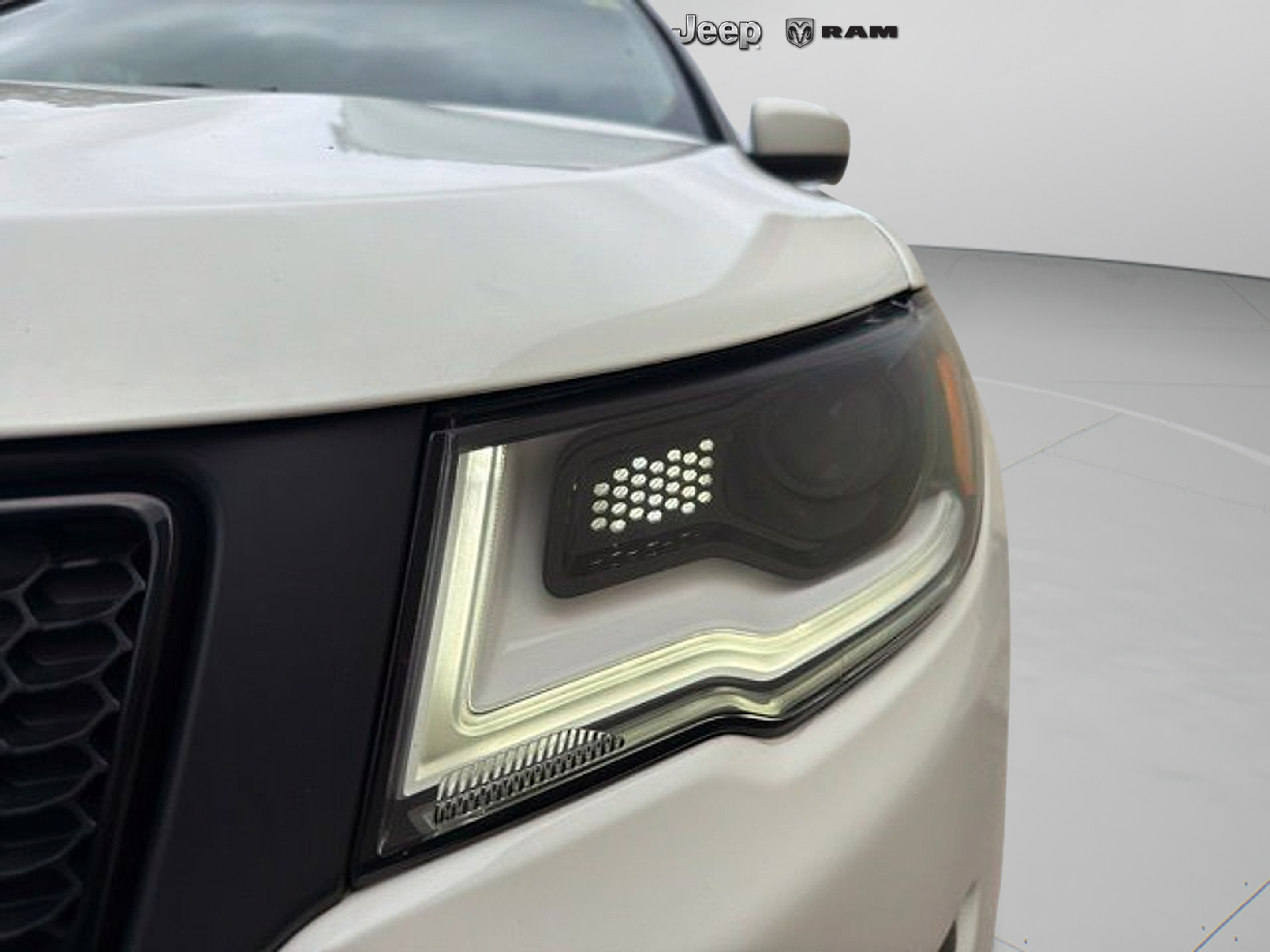 Used 2019 Jeep Compass Latitude AWD/4WD image 27