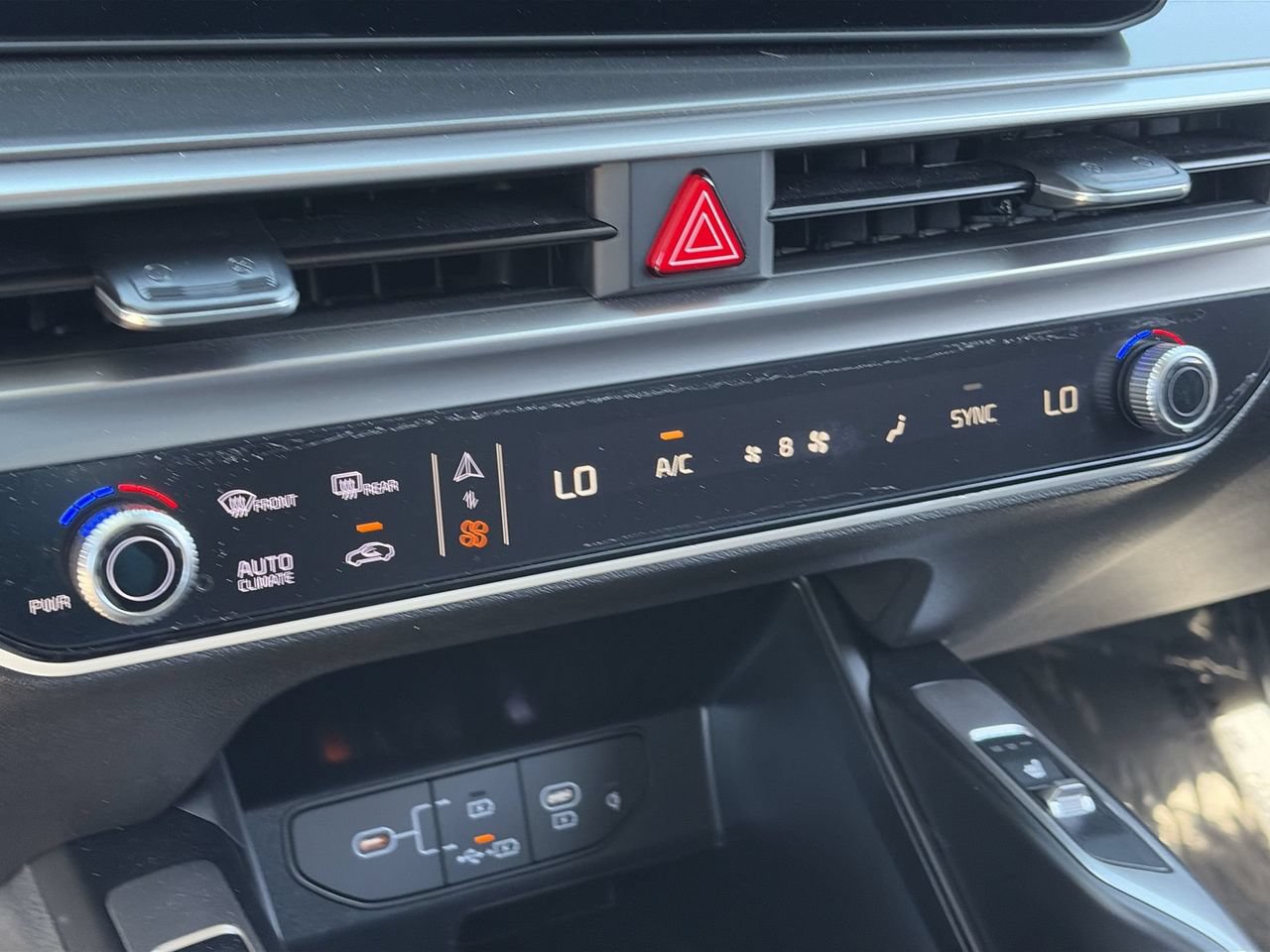 Certified 2025 Kia Sorento S w/ Panoramic Sunroof Package FWD image 26