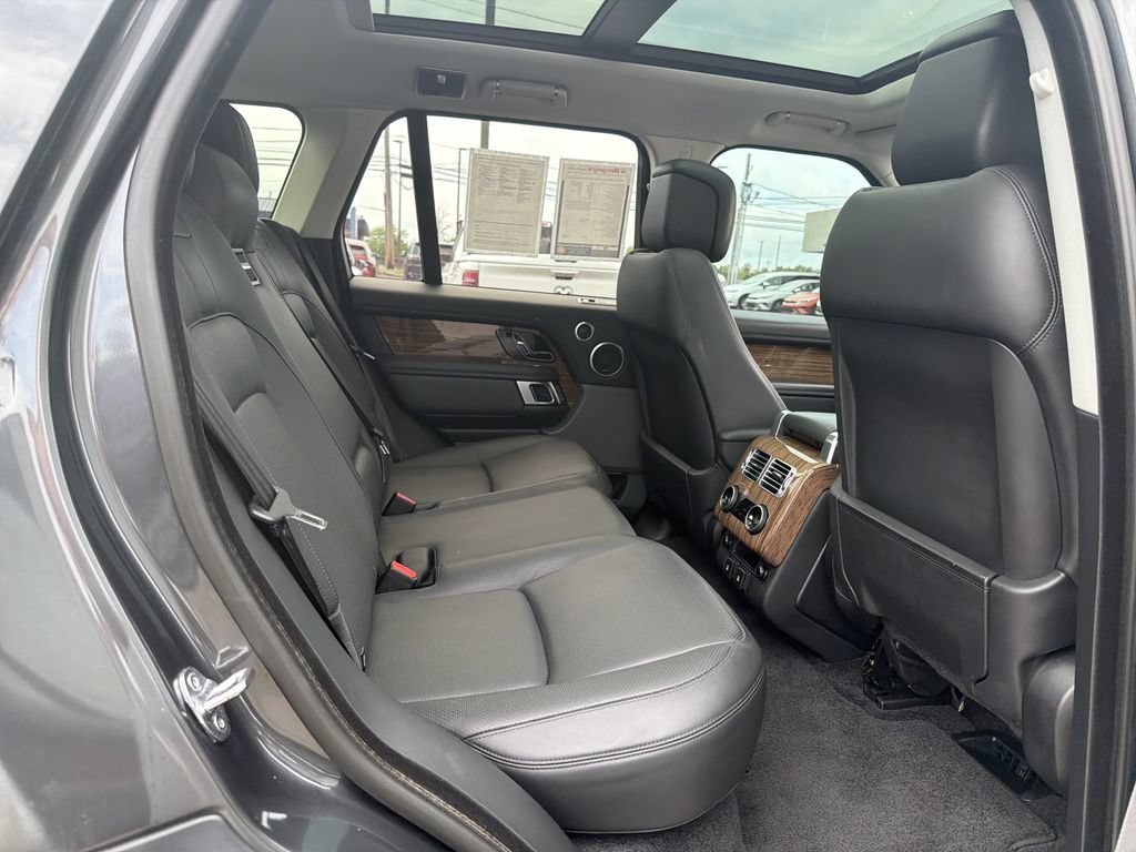 Used 2019 Land Rover Range Rover Supercharged AWD/4WD image 18