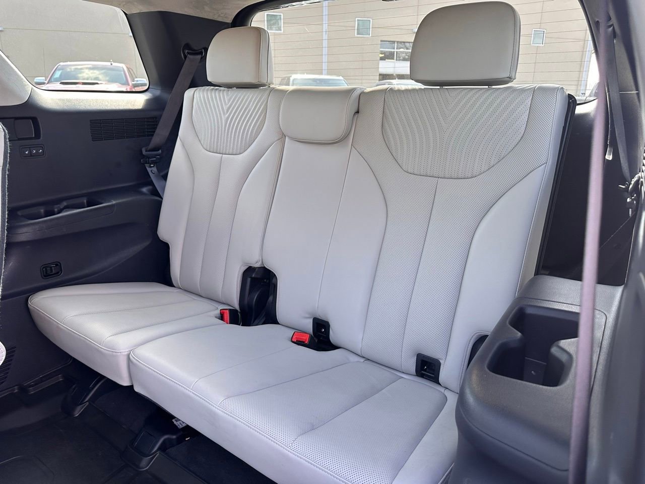 Used 2024 Hyundai Palisade Calligraphy image 23