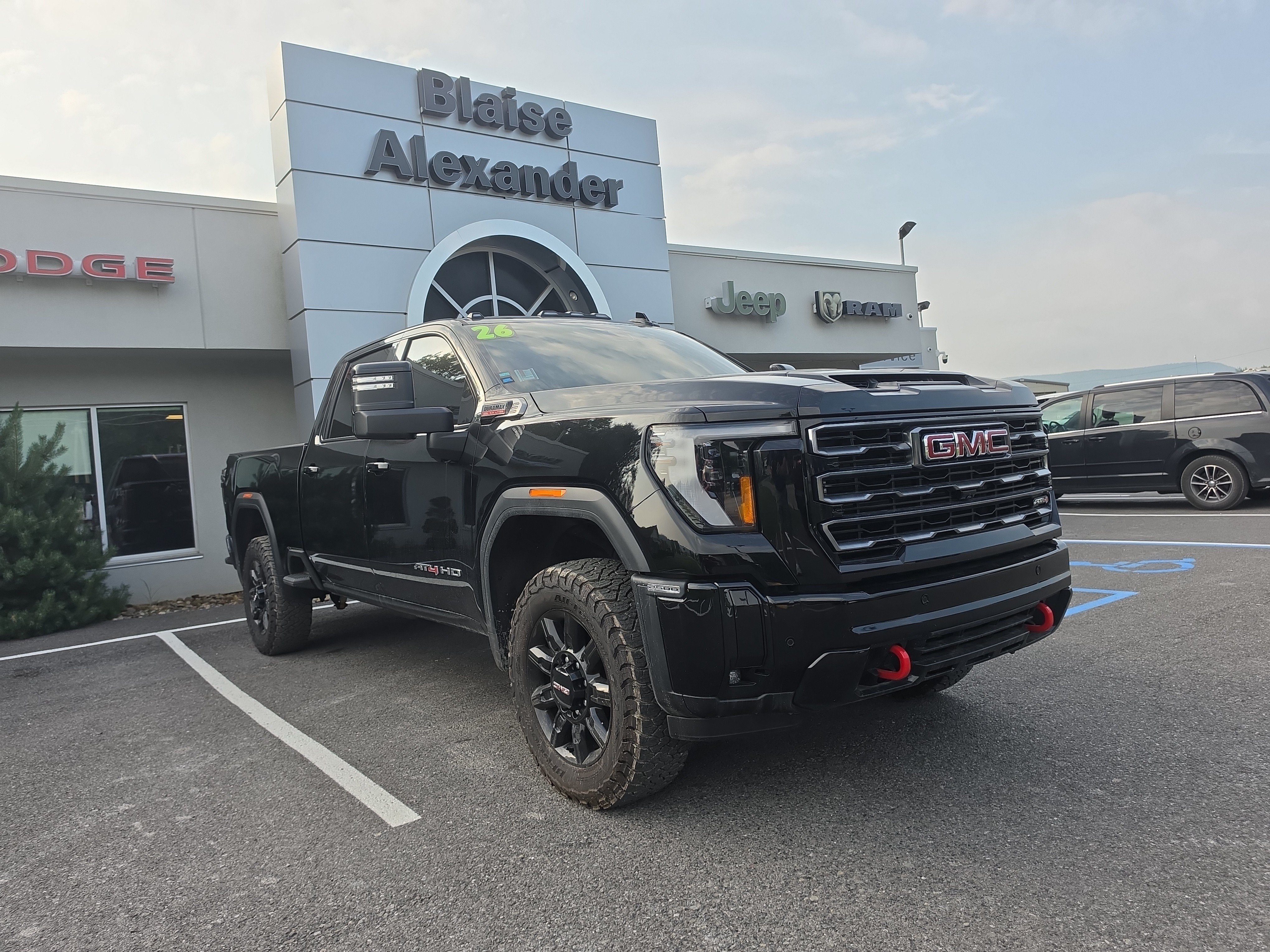 Used 2026 GMC Sierra 2500 AT4 AWD/4WD video 1
