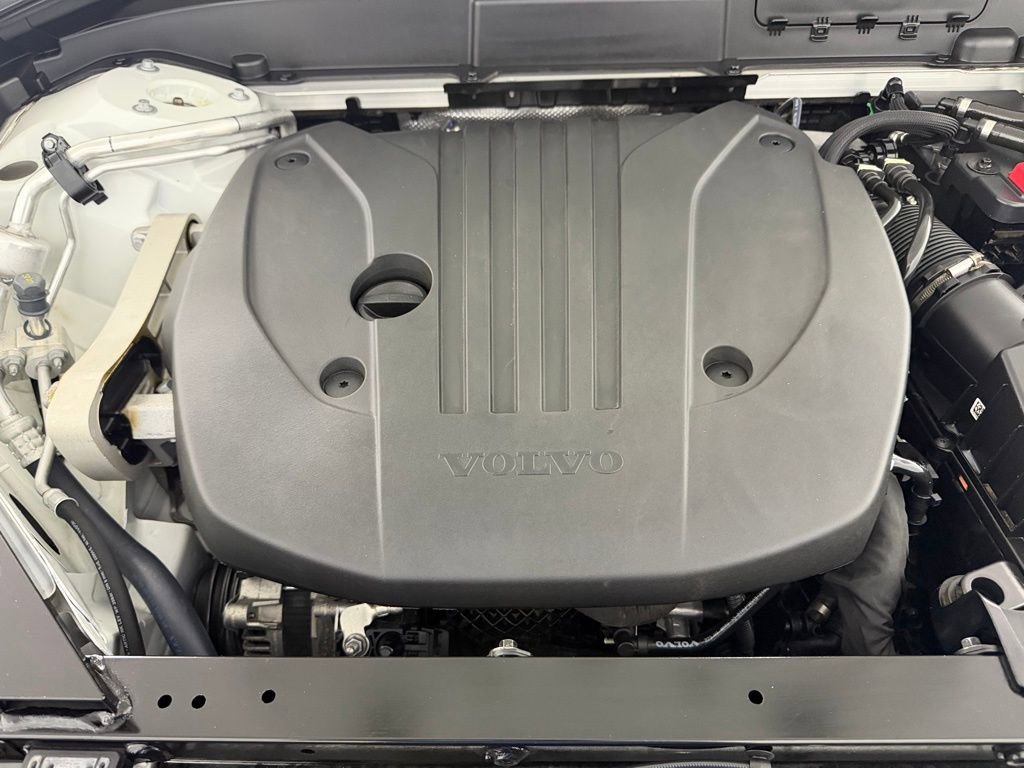 Used 2023 Volvo XC60 B5 Ultimate w/ Climate Package image 35