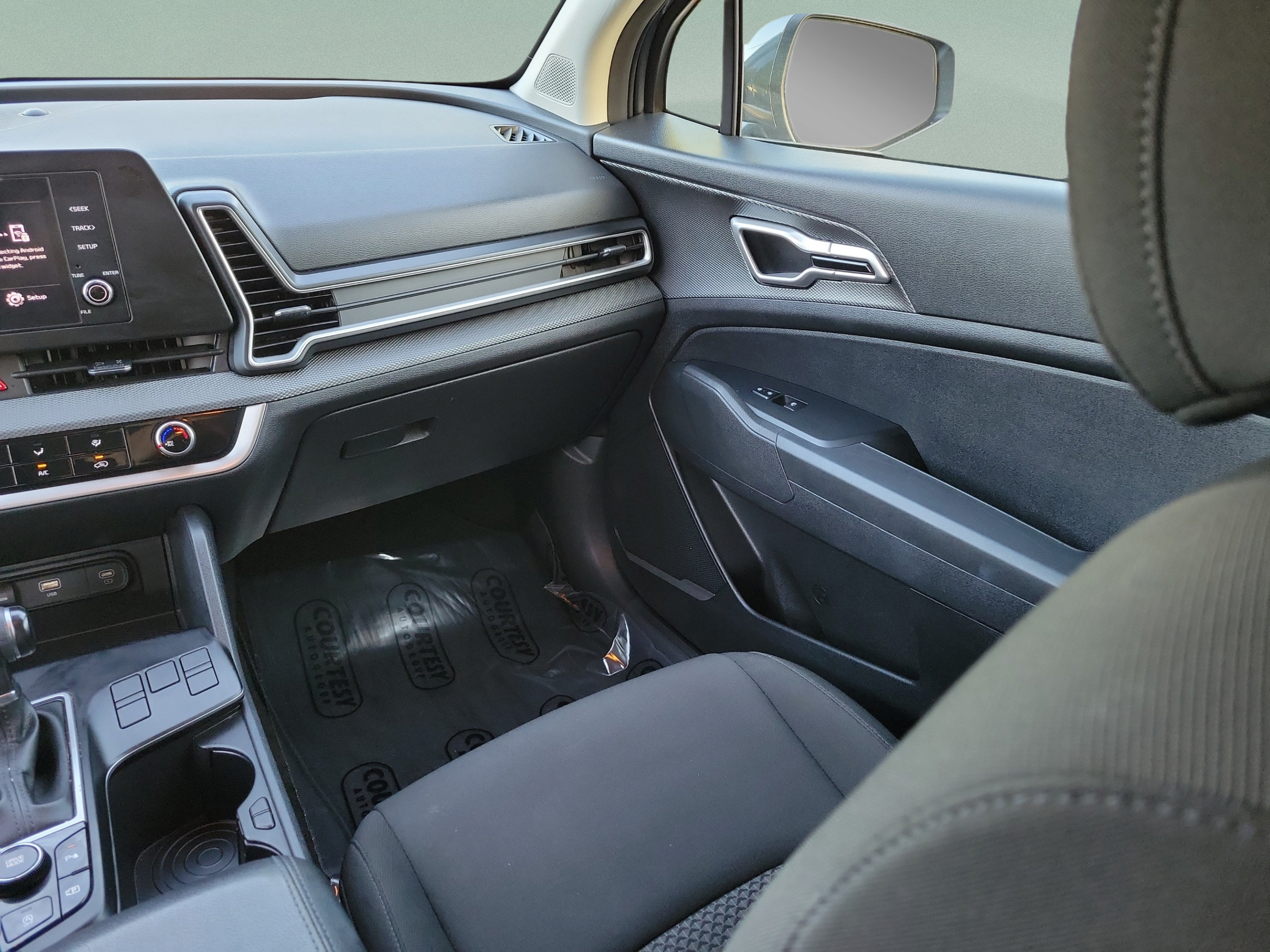 Certified 2024 Kia Sportage LX FWD image 11