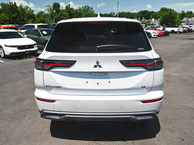 New 2025 Mitsubishi Outlander SE image 5