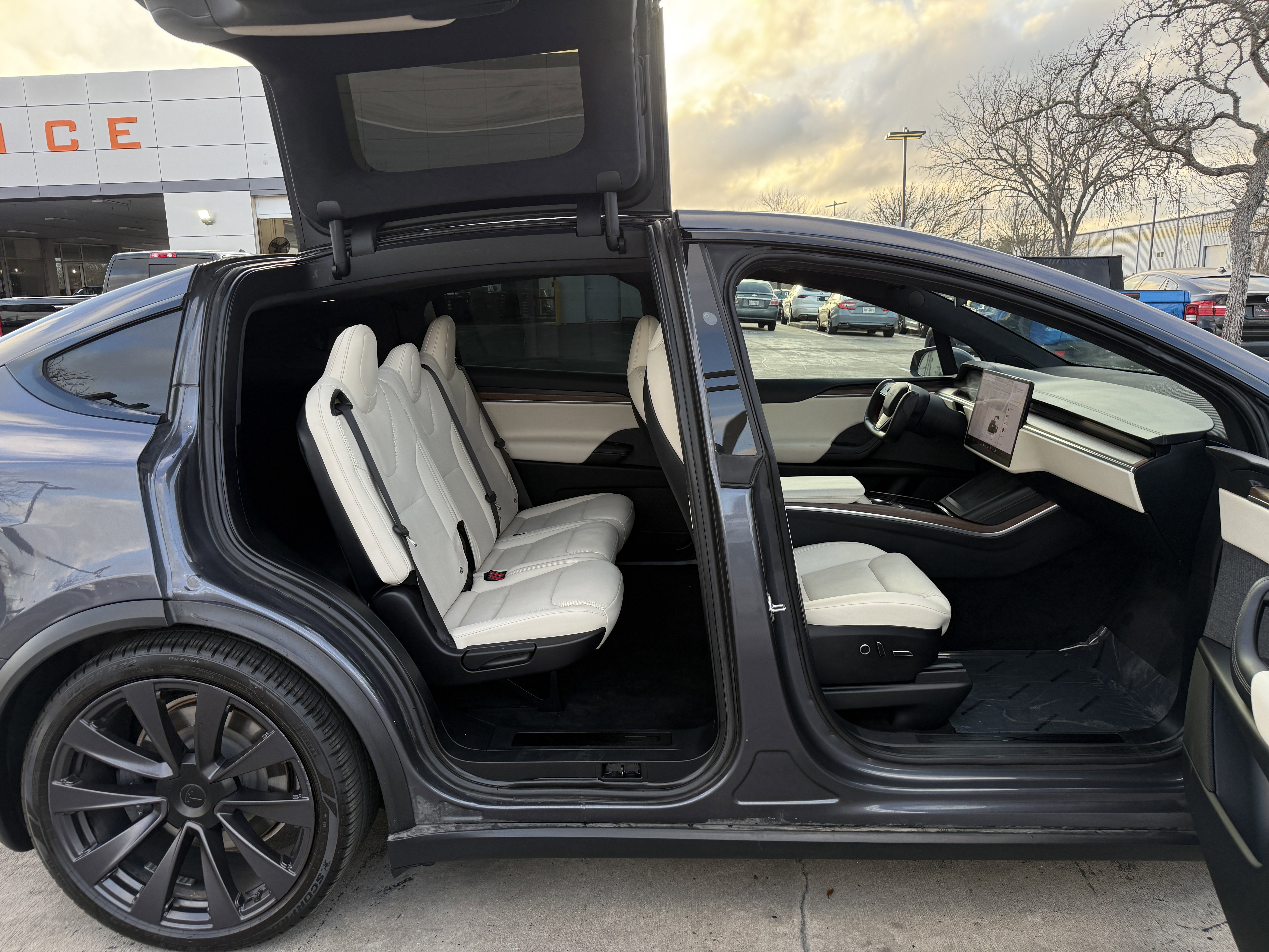 Used 2022 Tesla Model X Plaid AWD/4WD image 31
