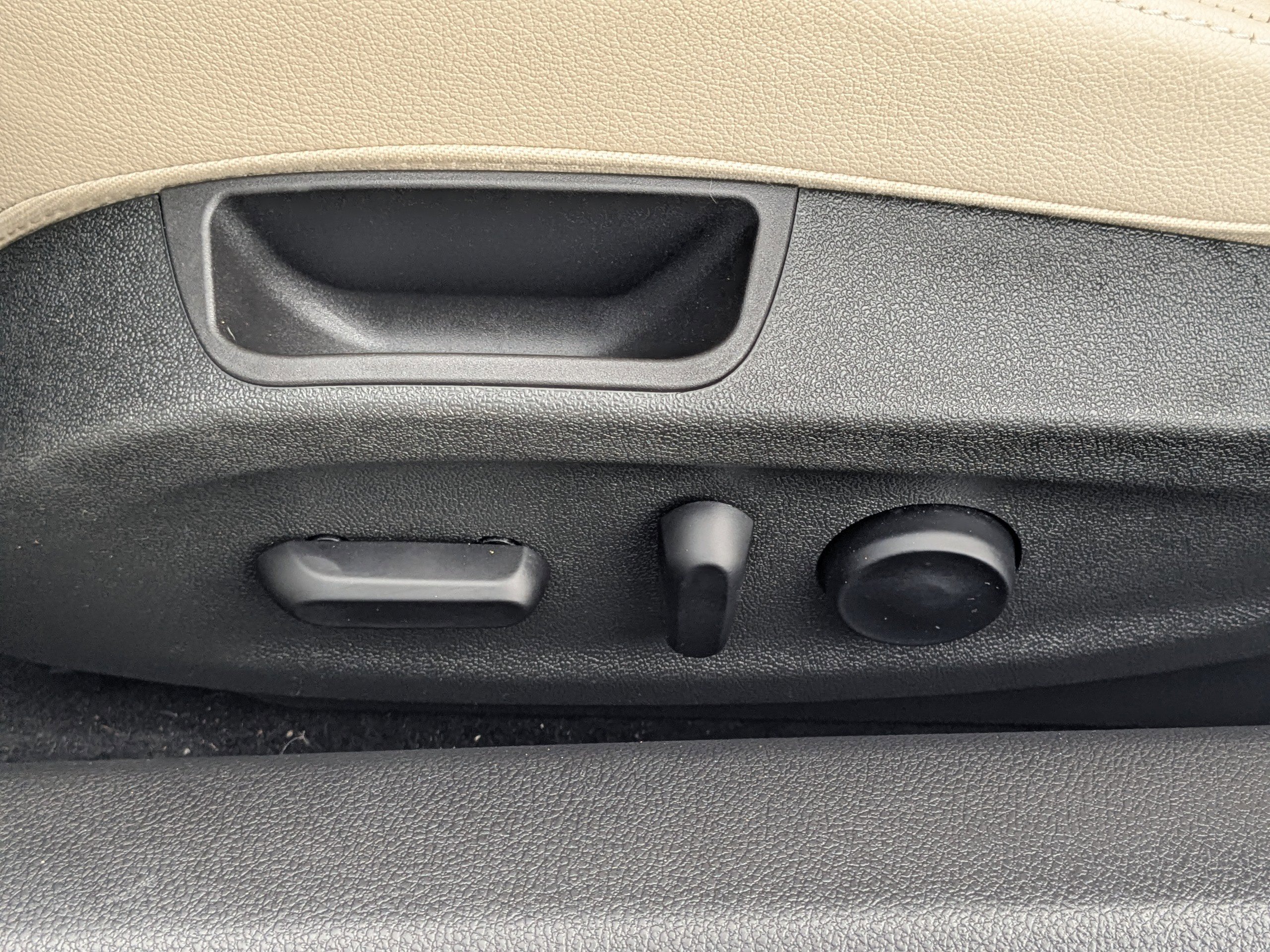 Used 2018 Buick Cascada Premium image 21