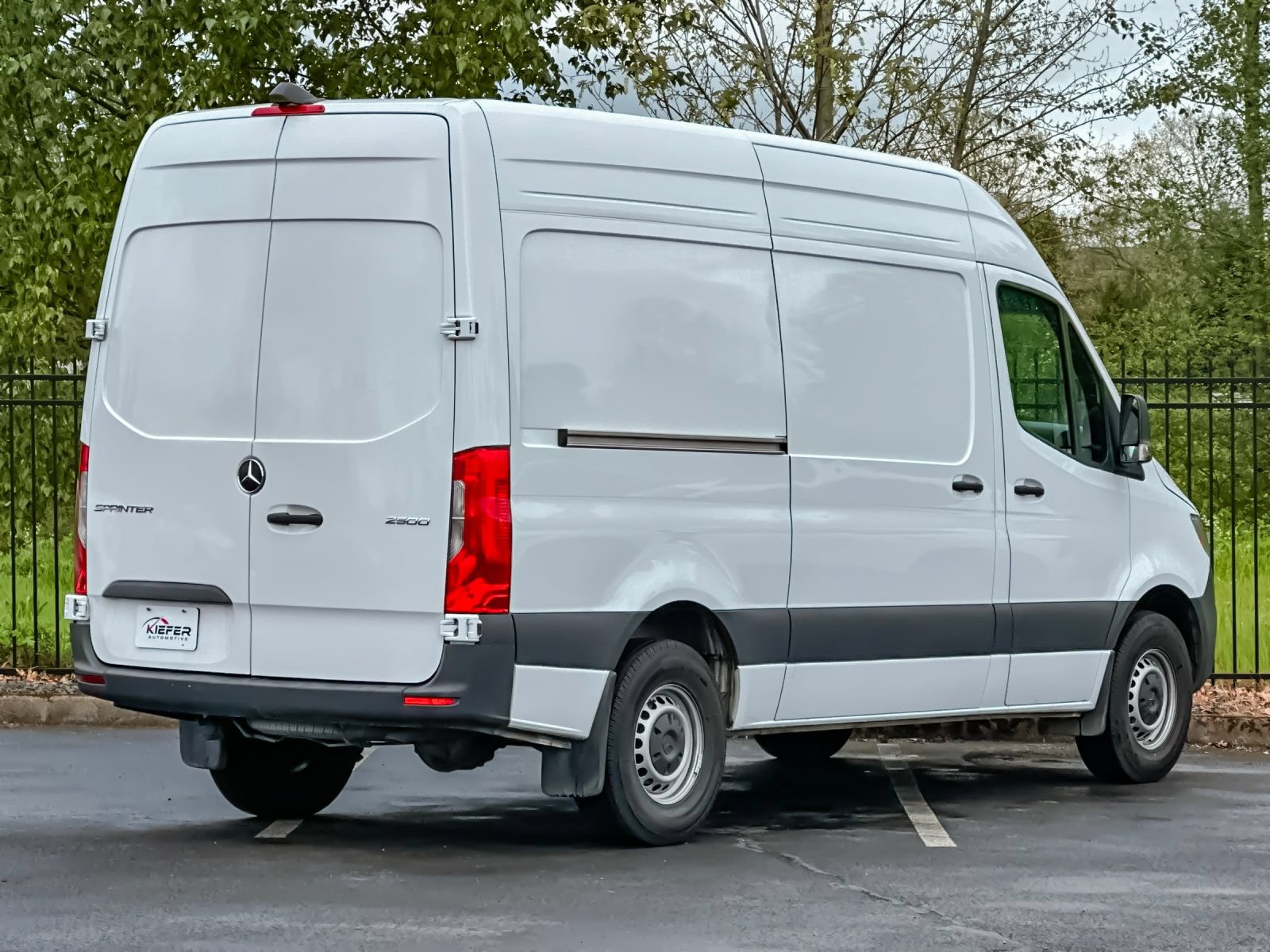 Used 2025 Mercedes-Benz Sprinter 2500 image 4