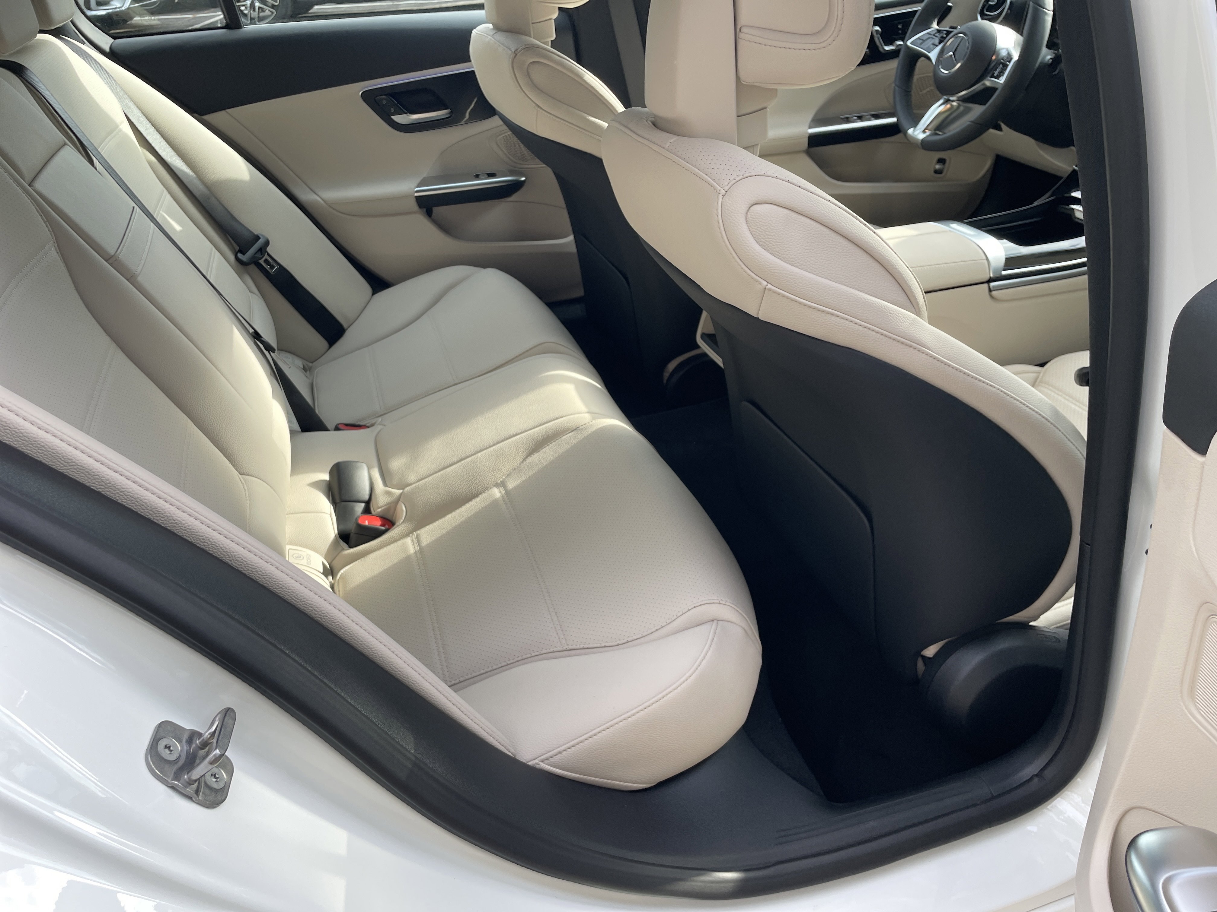 New 2026 Mercedes-Benz C 300 Sedan image 39