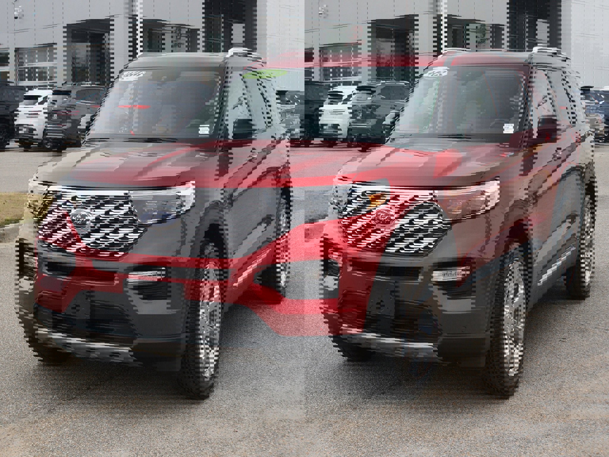 Used 2020 Ford Explorer Platinum w/ Premium Technology Package image 2