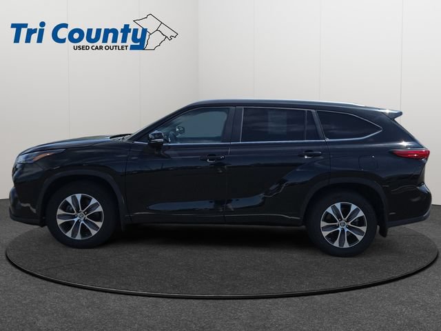 Used 2023 Toyota Highlander XLE AWD/4WD image 4