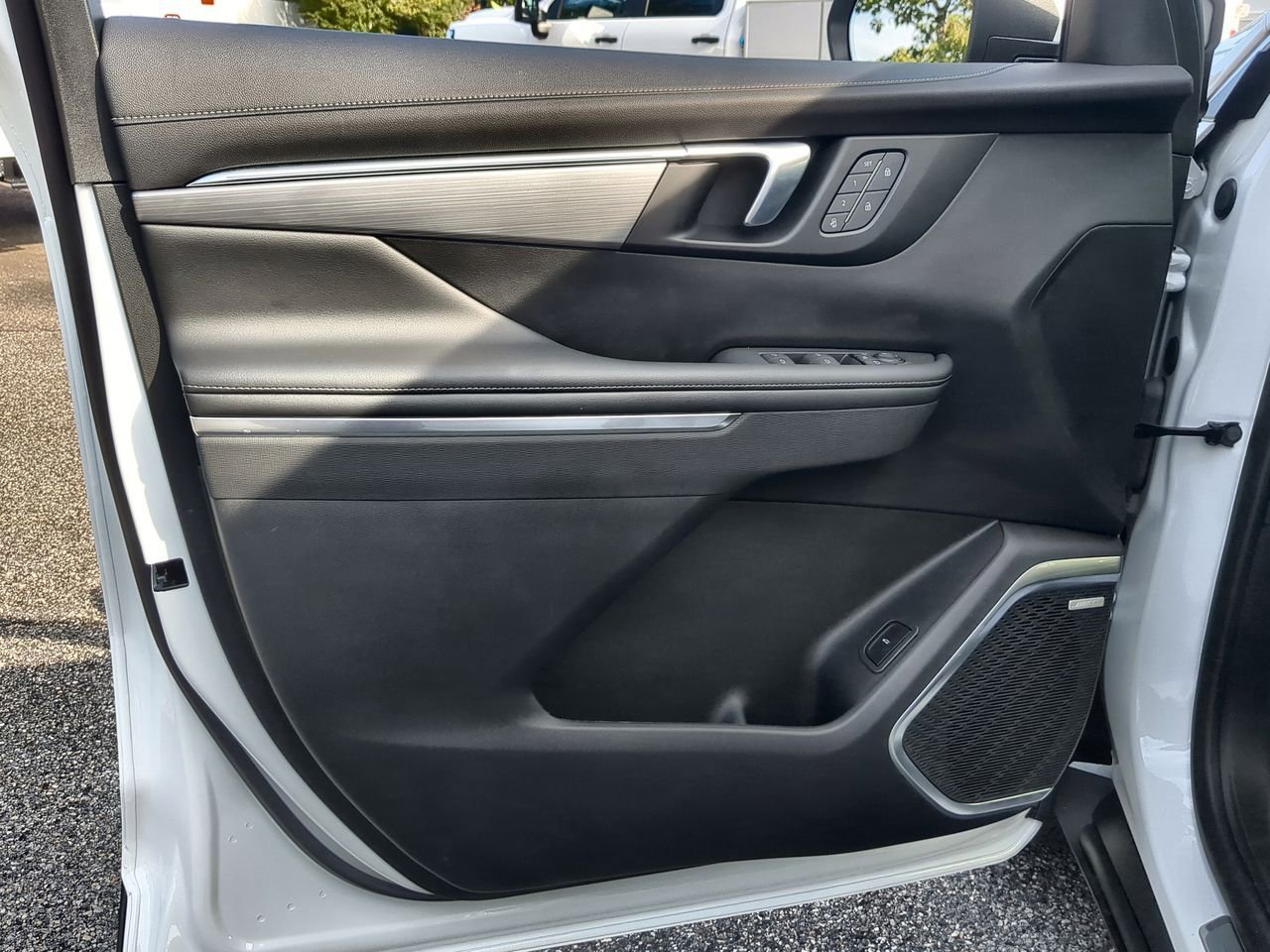 Used 2025 Buick Enclave Preferred w/ Power Package image 22