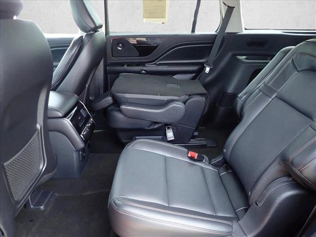 Used 2025 Lincoln Aviator Reserve w/ Illumination Package AWD/4WD image 8