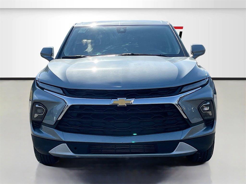 Used 2024 Chevrolet Blazer LT image 2