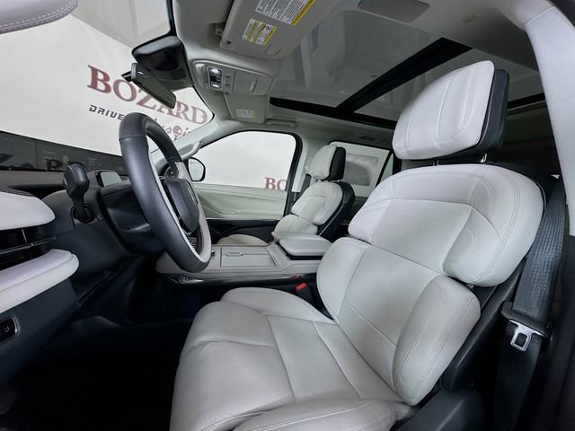 New 2025 Lincoln Navigator Reserve image 22