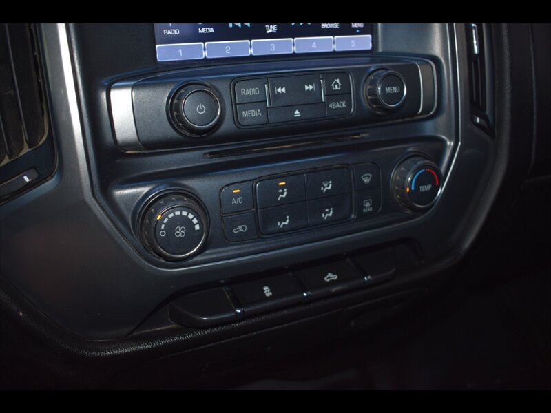Used 2018 Chevrolet Silverado 2500 LT AWD/4WD image 12