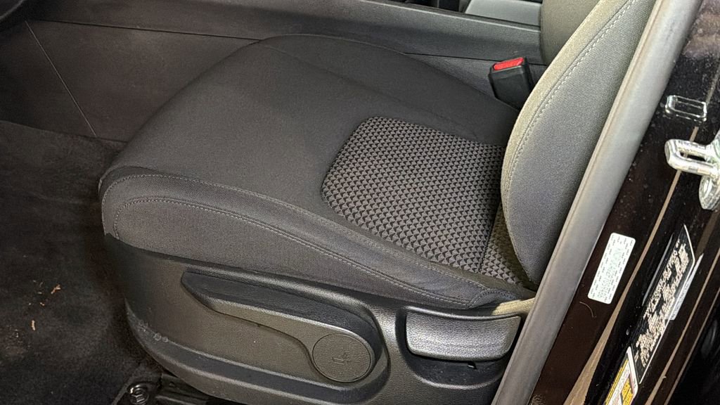 Used 2023 Kia Sportage LX image 19