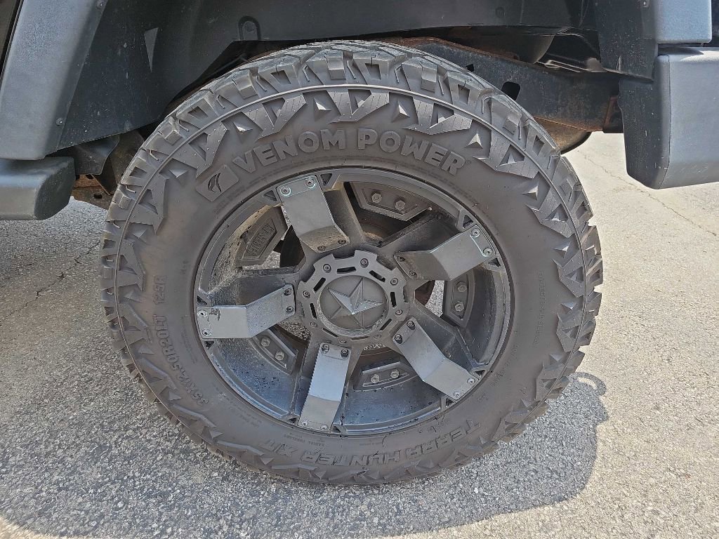 Used 2014 Jeep Wrangler Unlimited Rubicon w/ Connectivity Group image 23