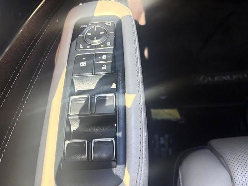 Used 2018 Lexus LS 500 w/ Interior Upgrade Package RWD image 23