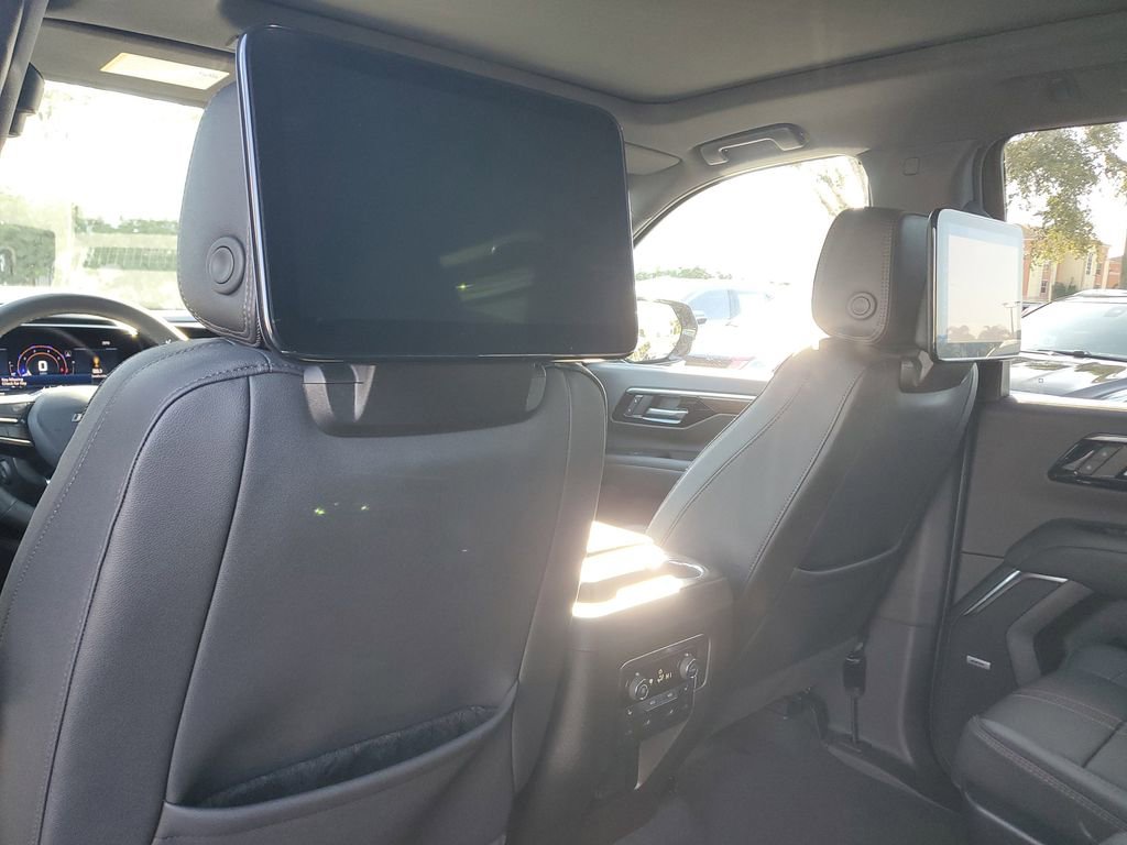 Used 2025 Chevrolet Tahoe High Country image 15