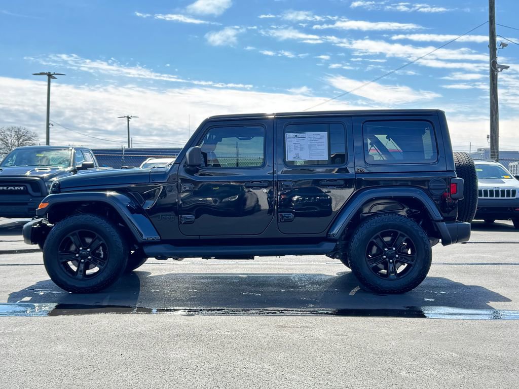 Used 2022 Jeep Wrangler Unlimited Sahara image 4