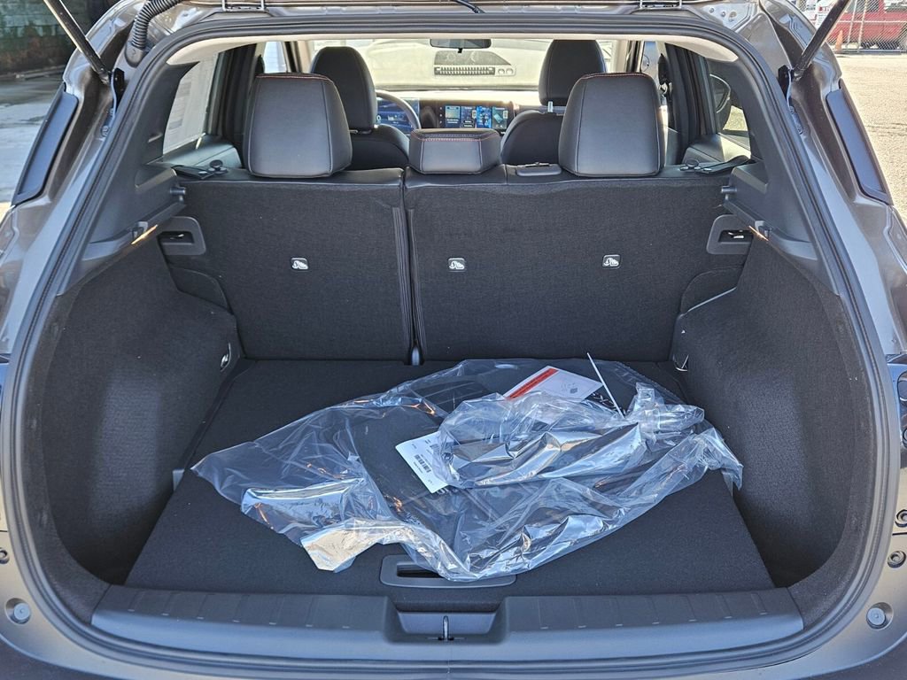 New 2026 Nissan Kicks SR image 11