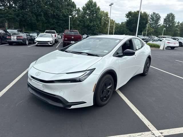 Used 2025 Toyota Prius LE FWD image 9