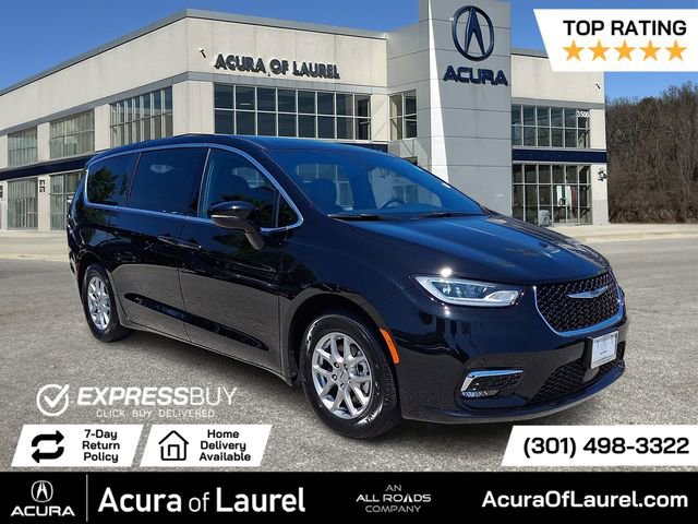 Used 2025 Chrysler Pacifica Select