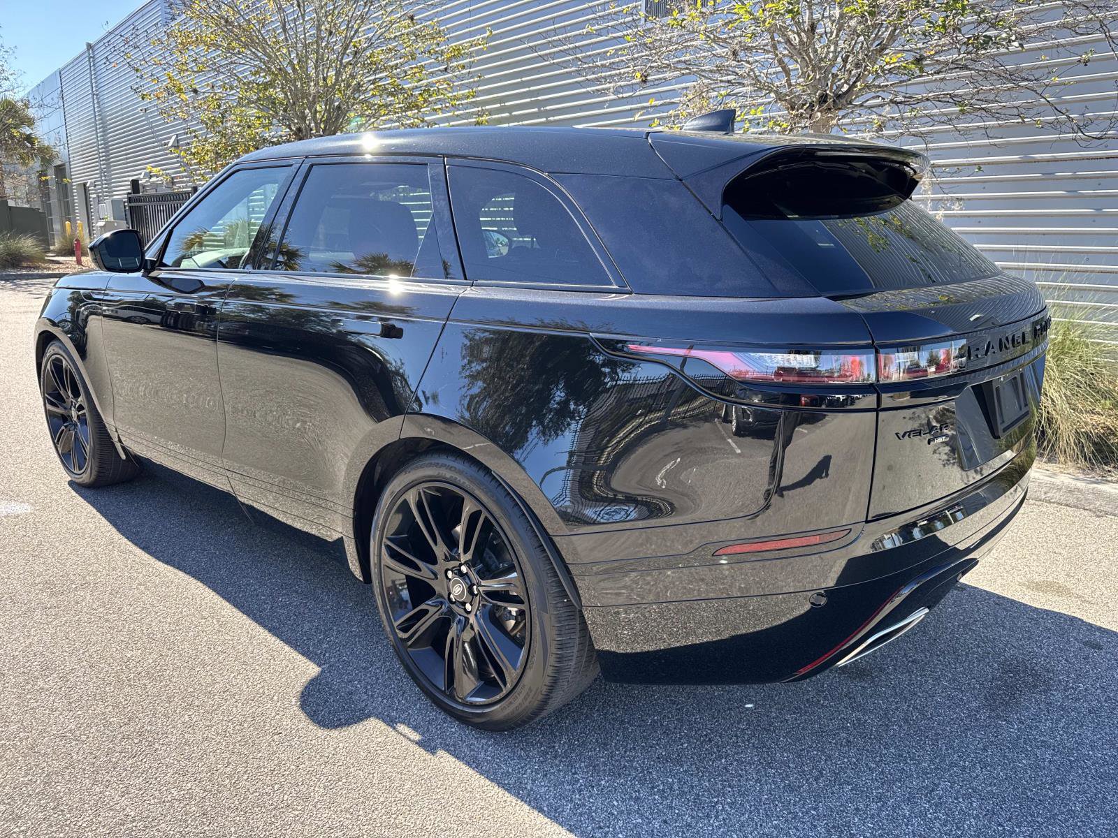 Used 2023 Land Rover Range Rover Velar HST image 3