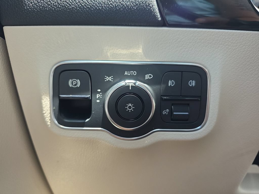 Certified 2022 Mercedes-Benz GLA 250 4MATIC image 27