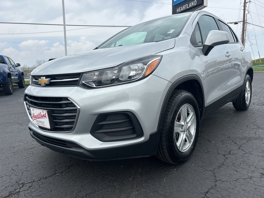 Used 2022 Chevrolet Trax LS w/ Tint and Cruise Package image 1