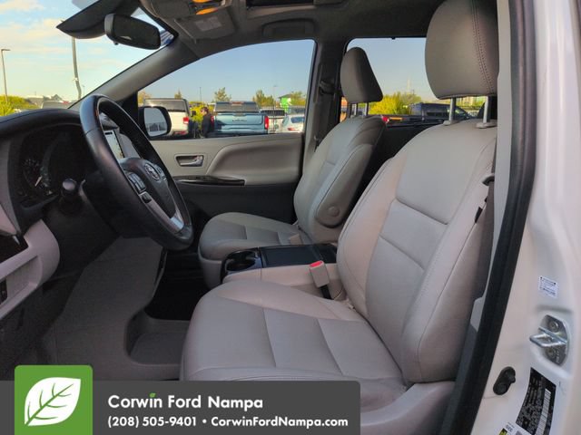 Used 2020 Toyota Sienna XLE w/ XLE Navigation Package AWD/4WD image 23