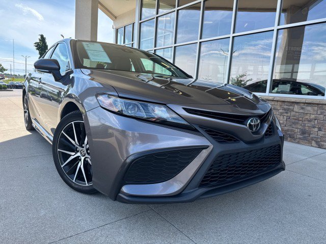 Used 2024 Toyota Camry SE FWD image 1
