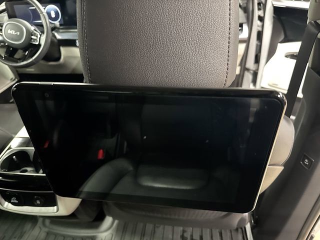 Used 2024 Kia Carnival SX Prestige image 30