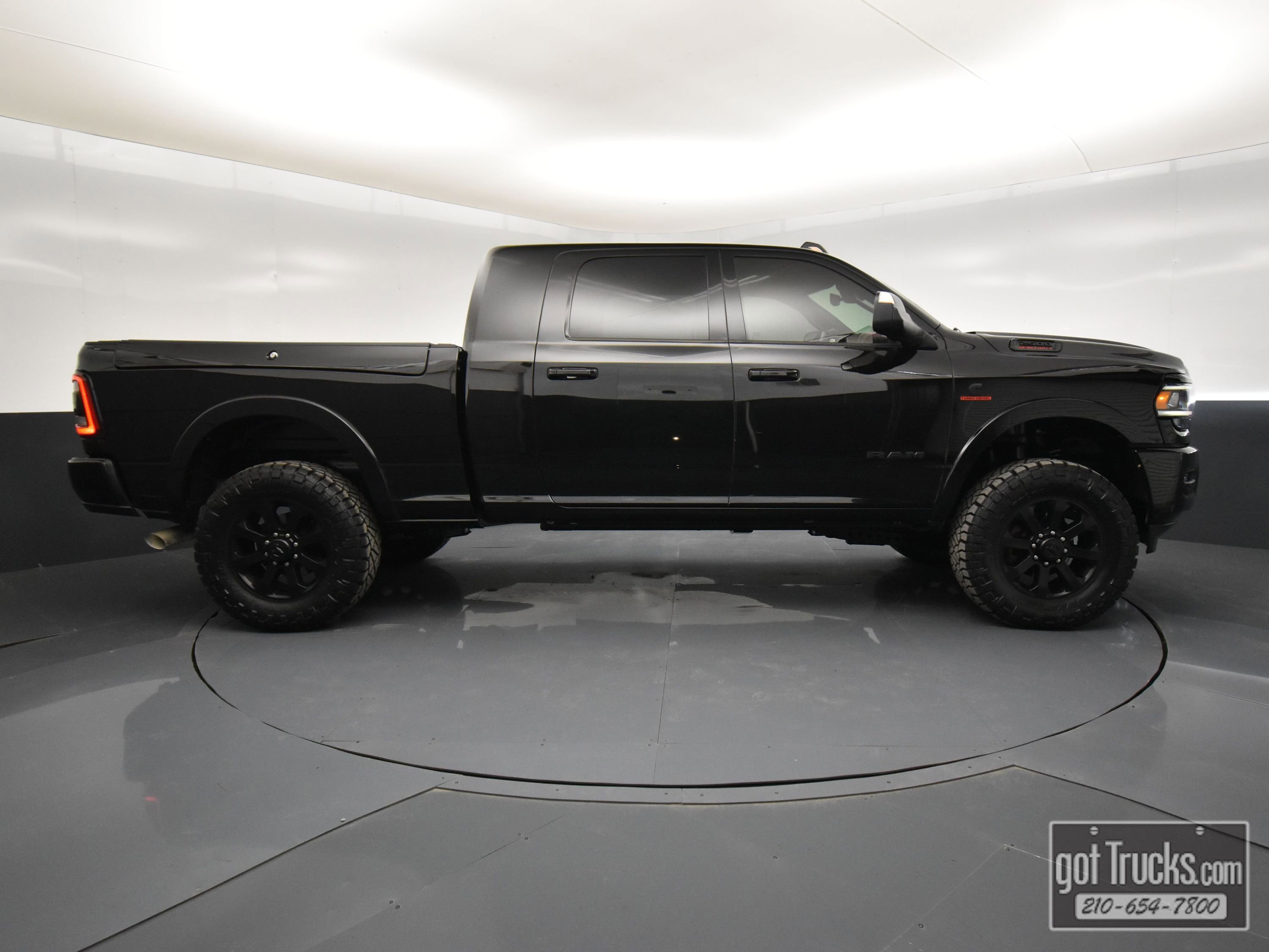 Used 2020 RAM 2500 Laramie w/ Night Edition image 53