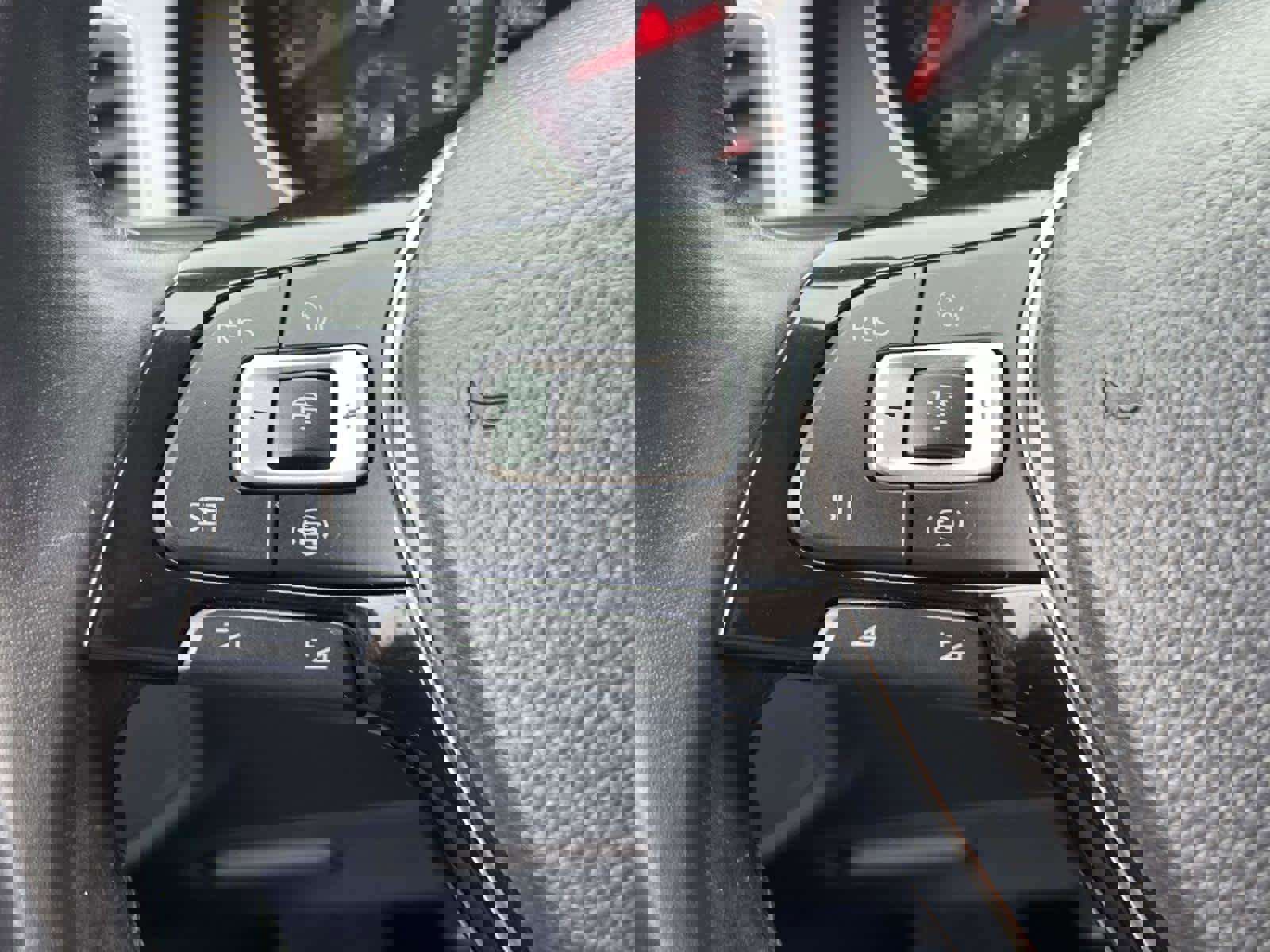 Used 2019 Volkswagen Atlas SE w/ Panoramic Sunroof Package image 32