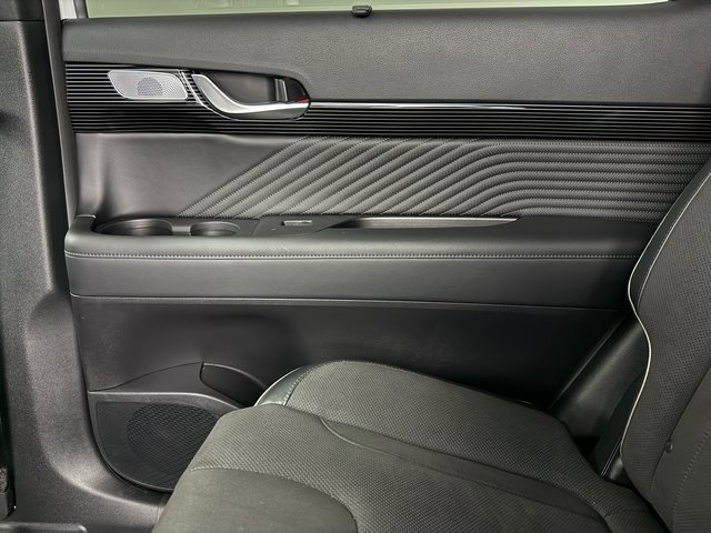 Used 2024 Hyundai Palisade Calligraphy image 32