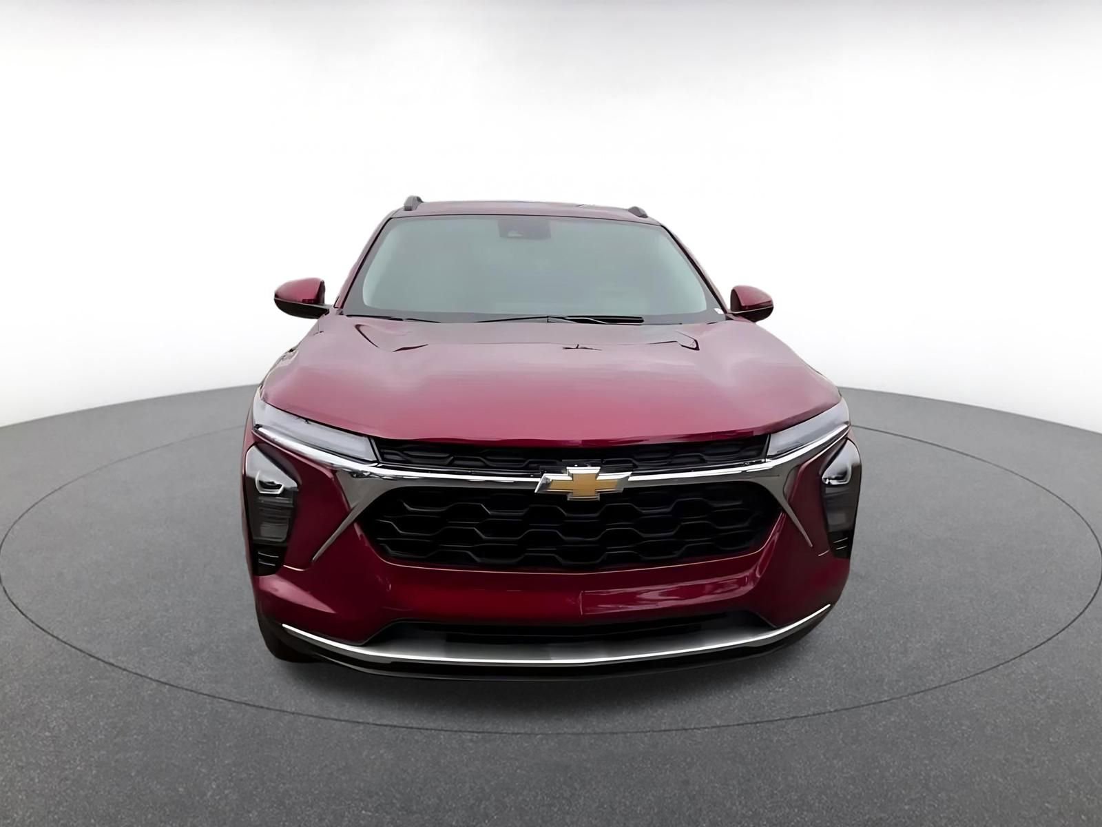 Used 2025 Chevrolet Trax LT FWD image 4