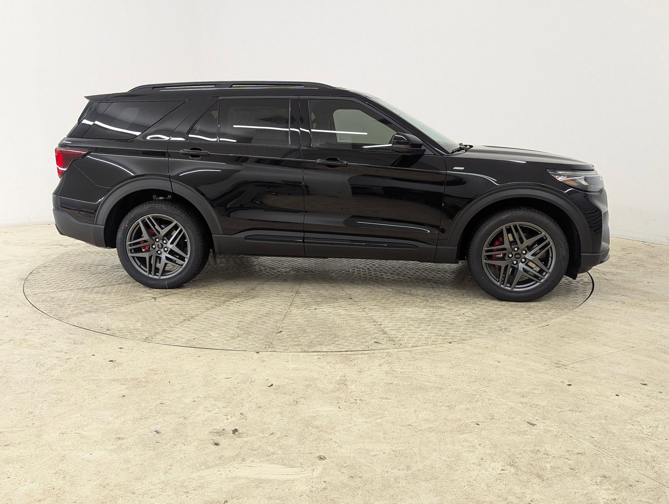 New 2026 Ford Explorer ST-Line w/ ST-Line Street Pack image 8