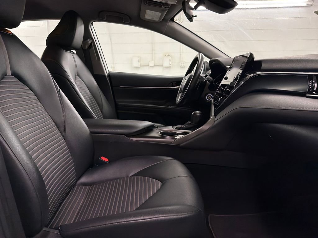 Used 2021 Toyota Camry SE FWD image 28