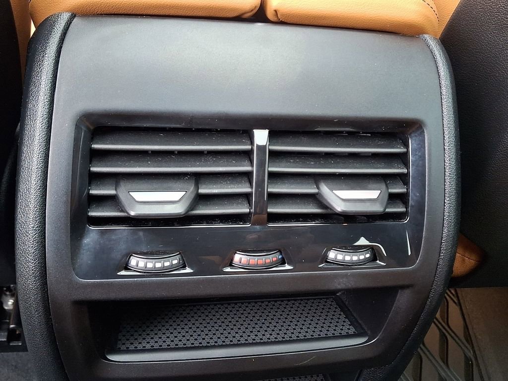 Used 2023 BMW X5 xDrive40i w/ Premium Package image 11