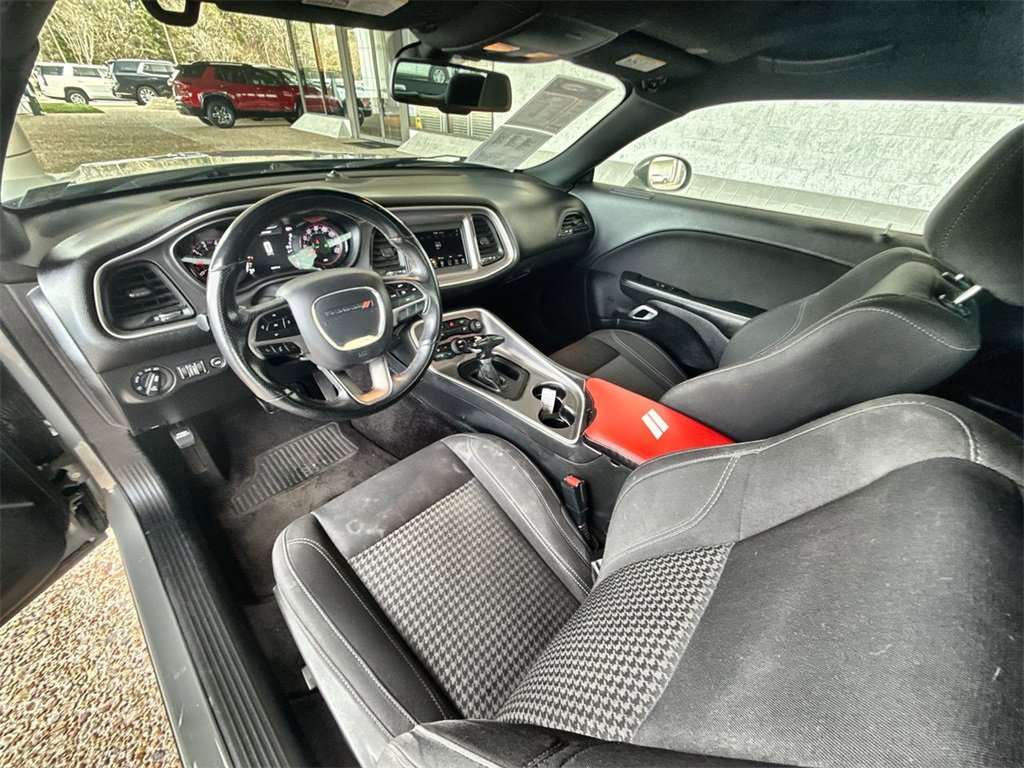 Used 2019 Dodge Challenger SXT w/ Blacktop Package image 19